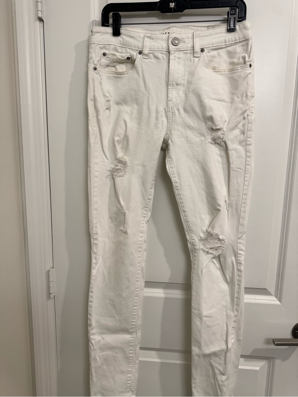 PacSun White Distressed Skinny Jeans